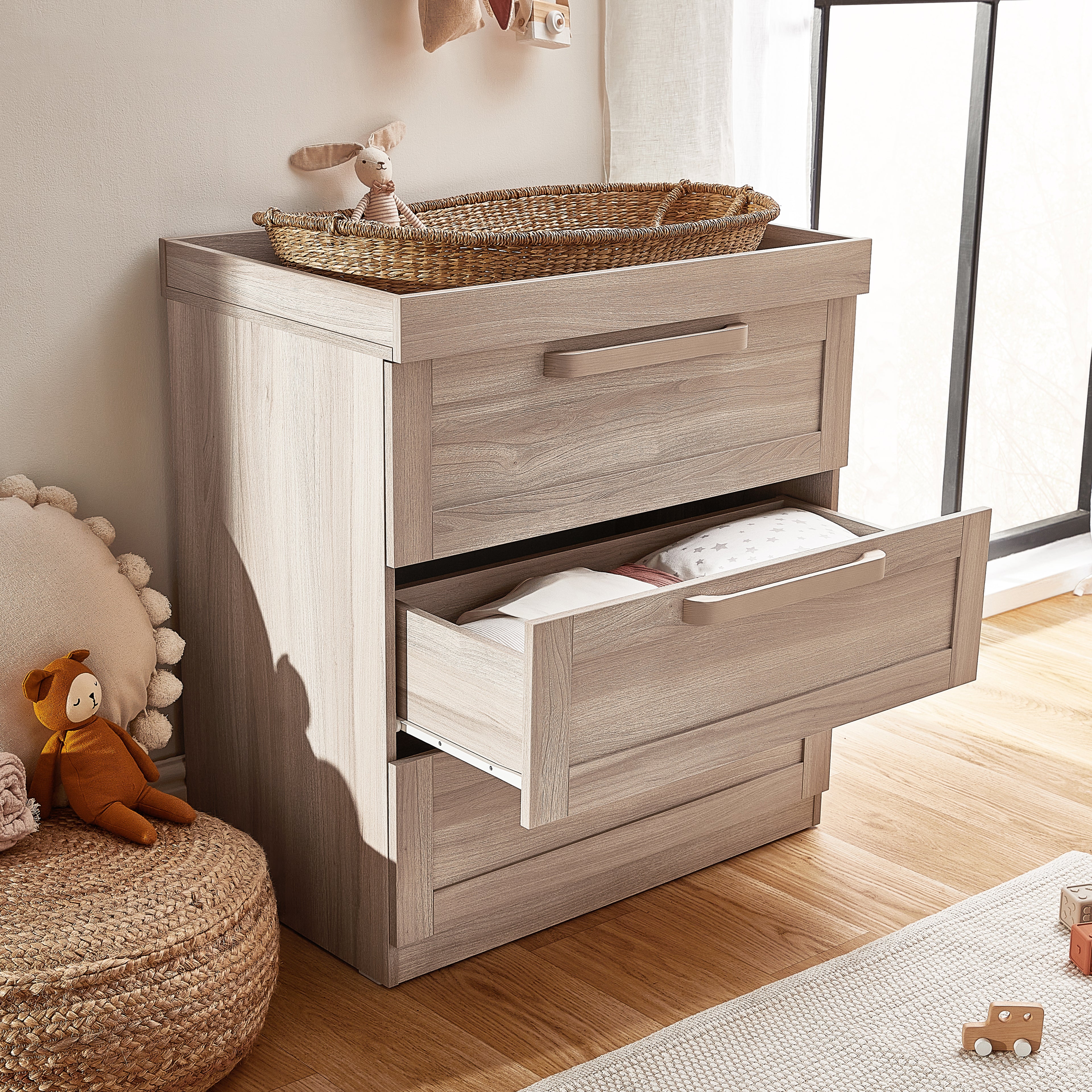 Bromley Oak 3 Piece Nursery Room Set - Image 6