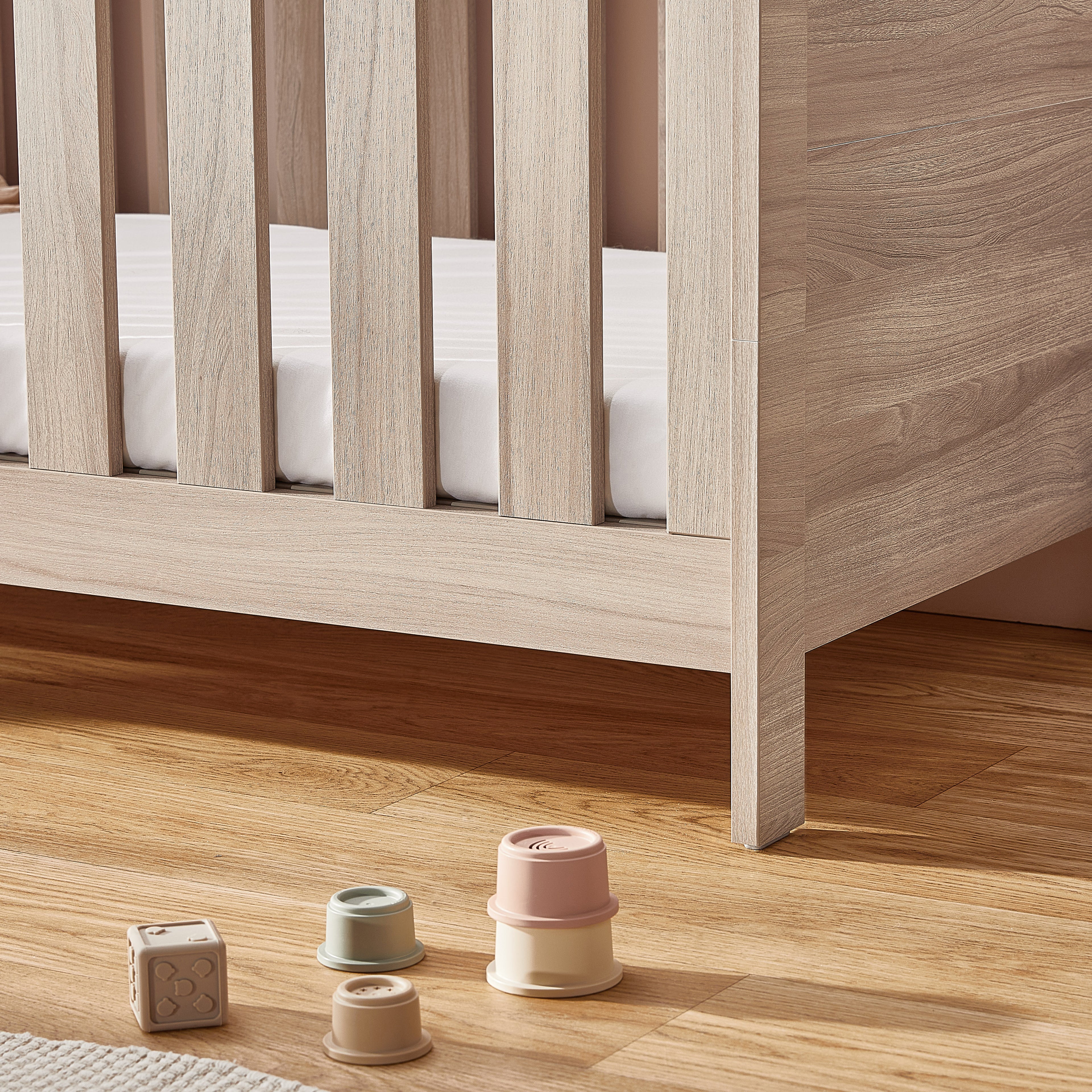 Bromley Oak Convertible Cot Bed to Toddler Bed - Image 4