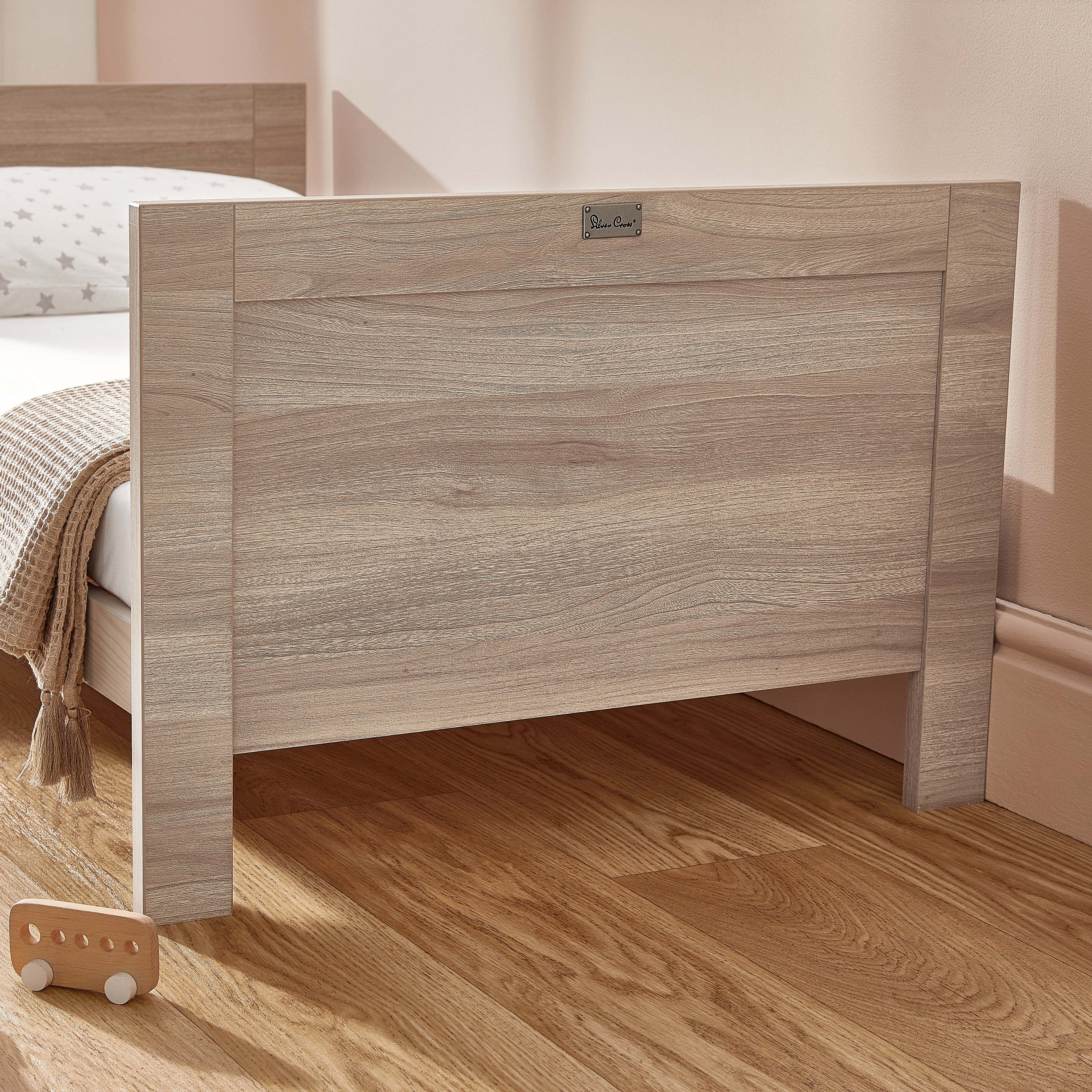 Bromley Oak Convertible Cot Bed to Toddler Bed - Image 6