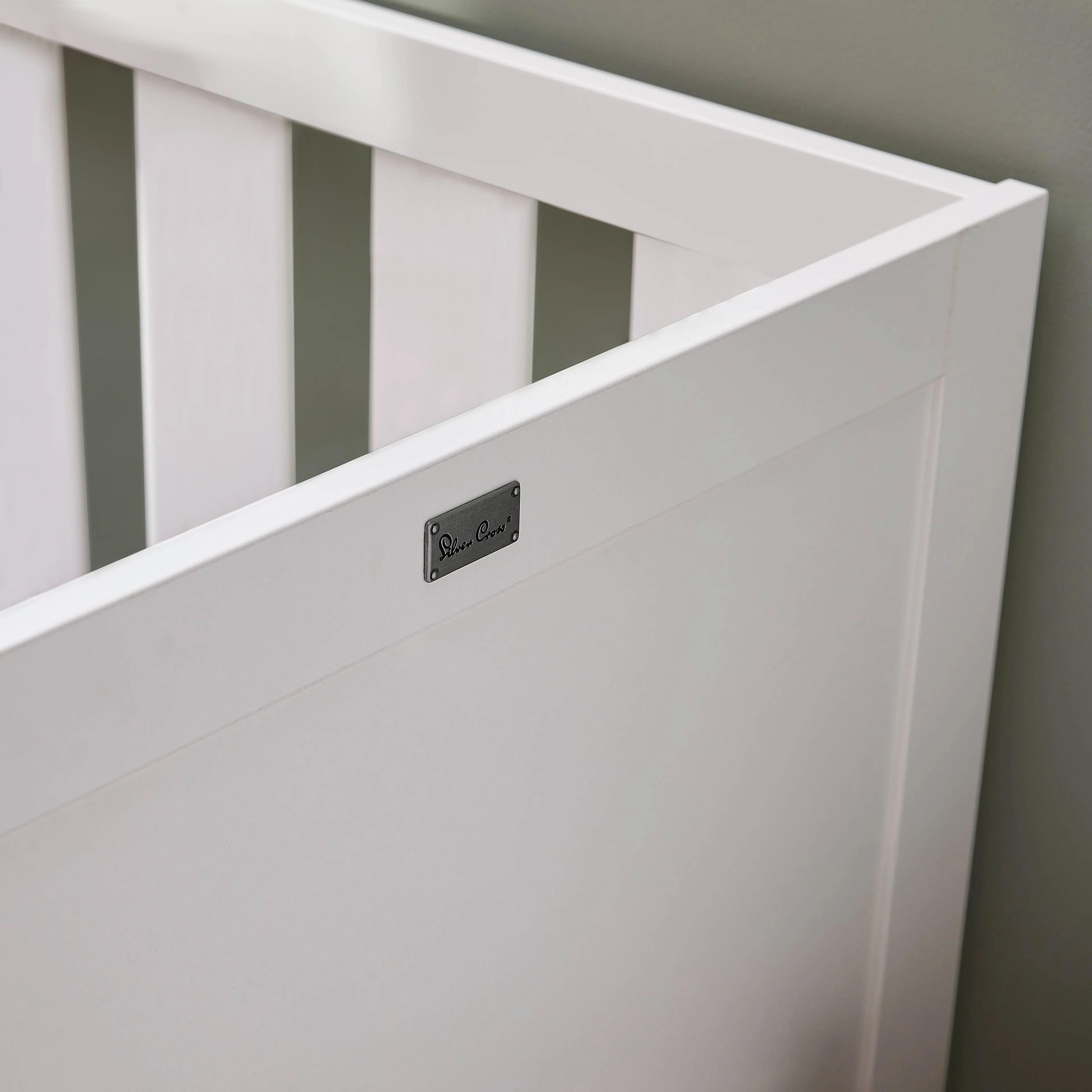 Bromley White Convertible Cot Bed to Toddler Bed - Image 3