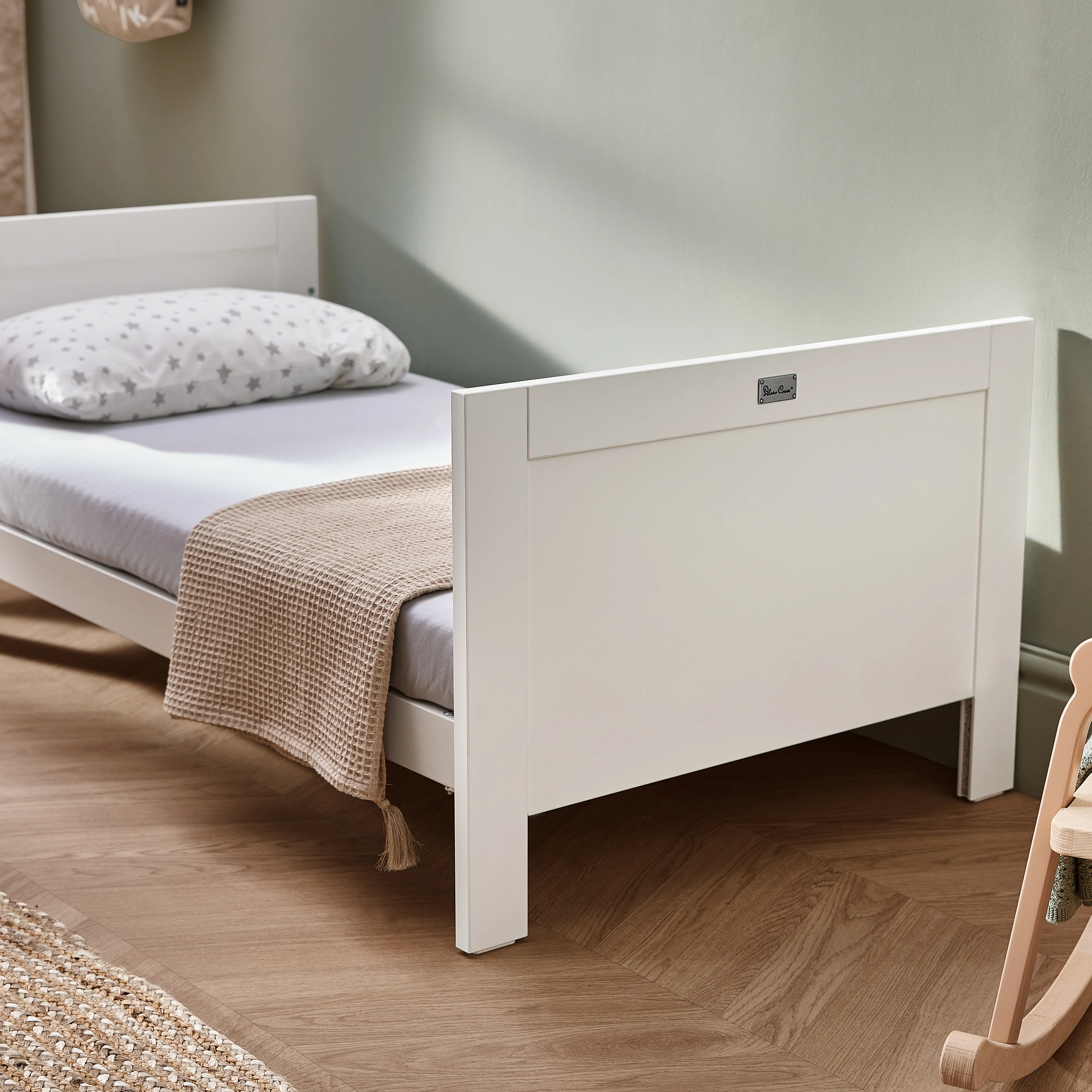 Bromley White Convertible Cot Bed to Toddler Bed - Image 5