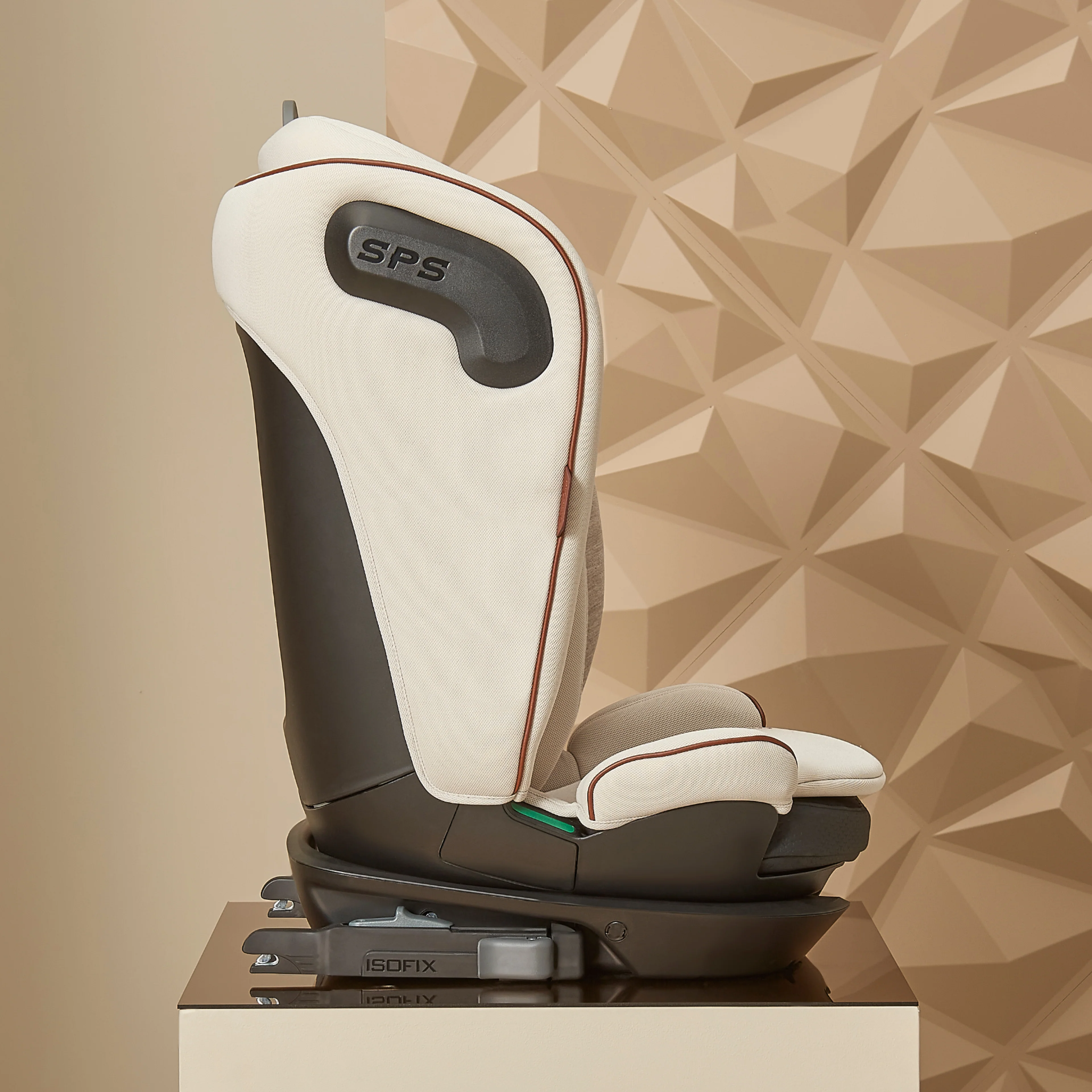 Discover i-Size Almond - Image 3