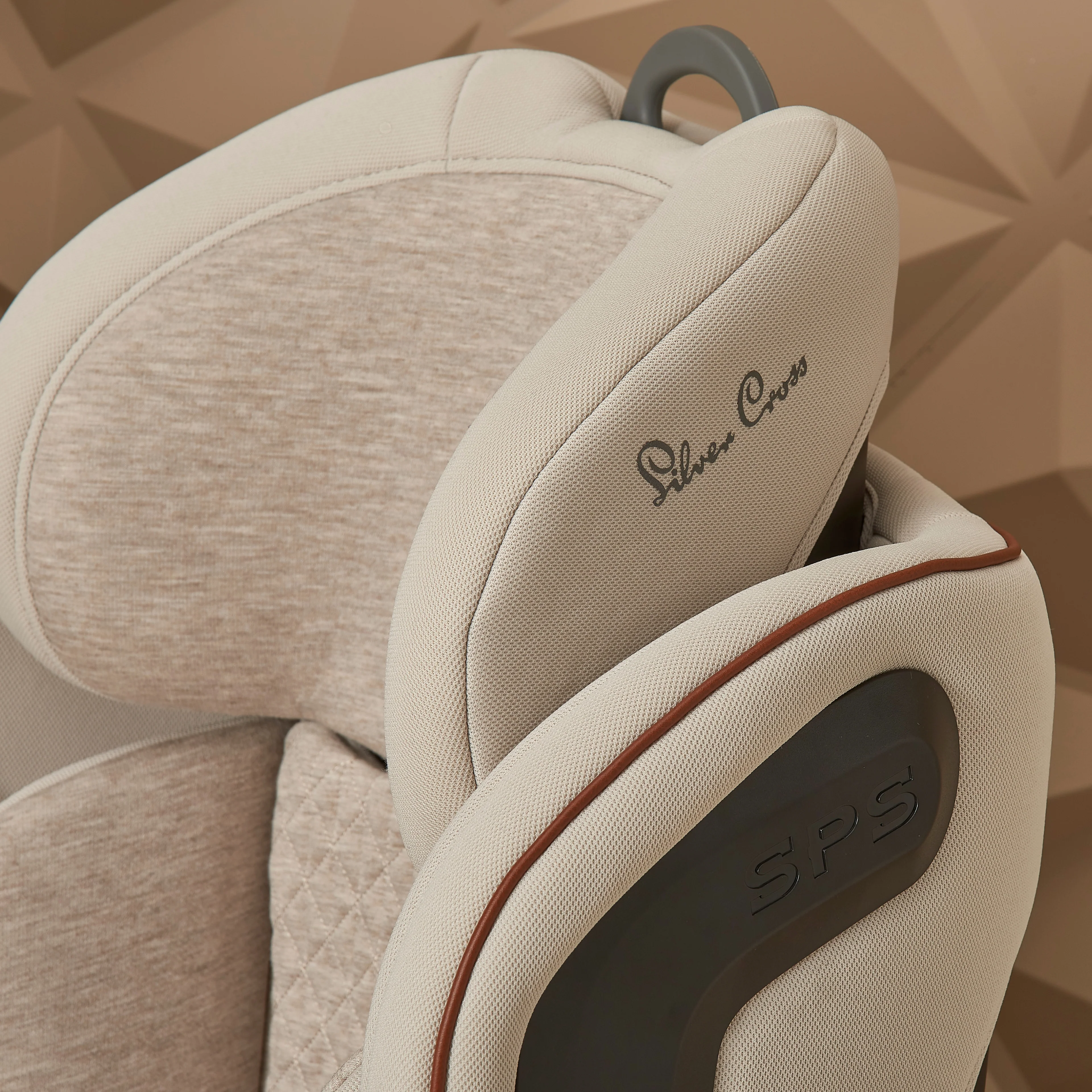 Discover i-Size Almond - Image 4