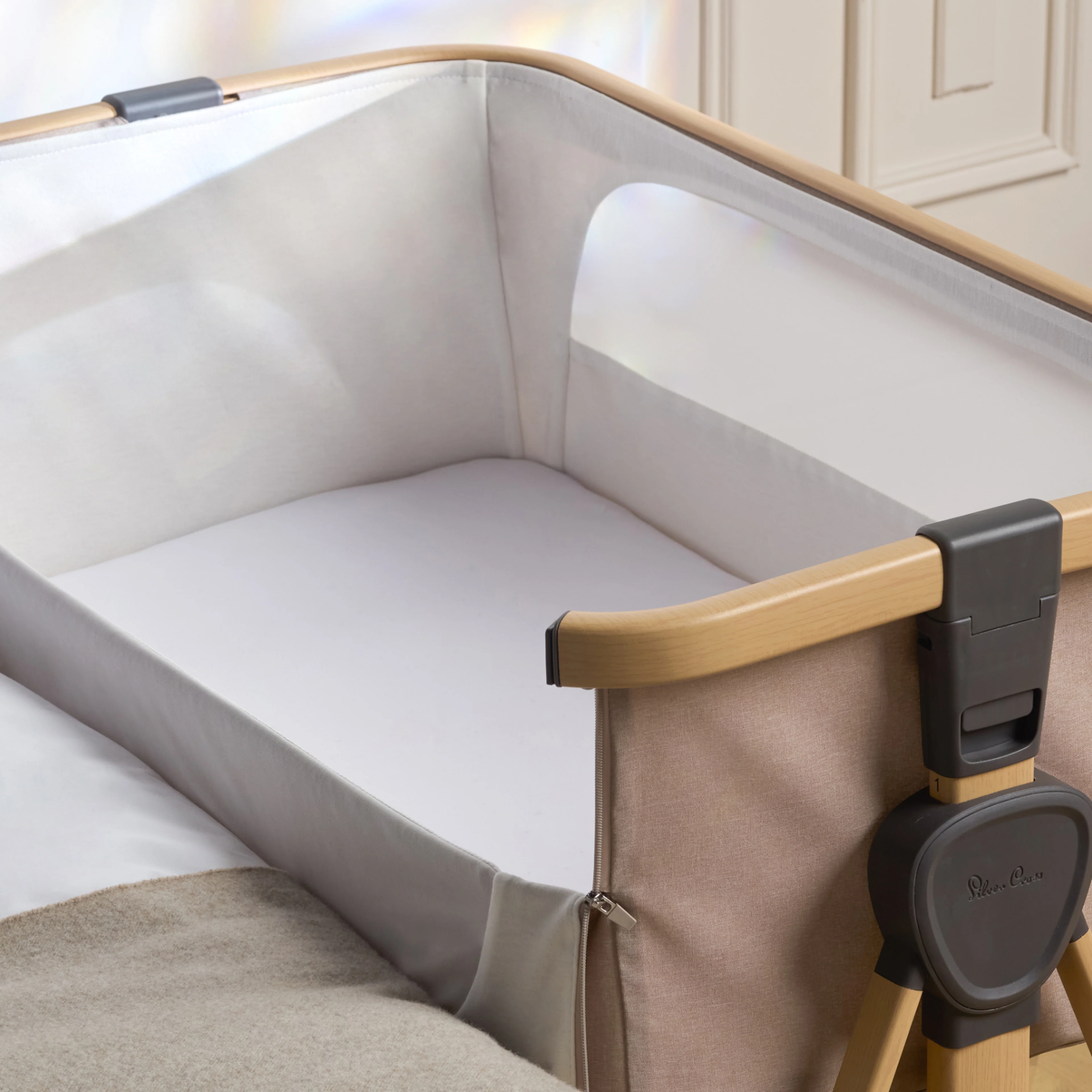 Lunar Bedside Crib Oatmeal - Image 7