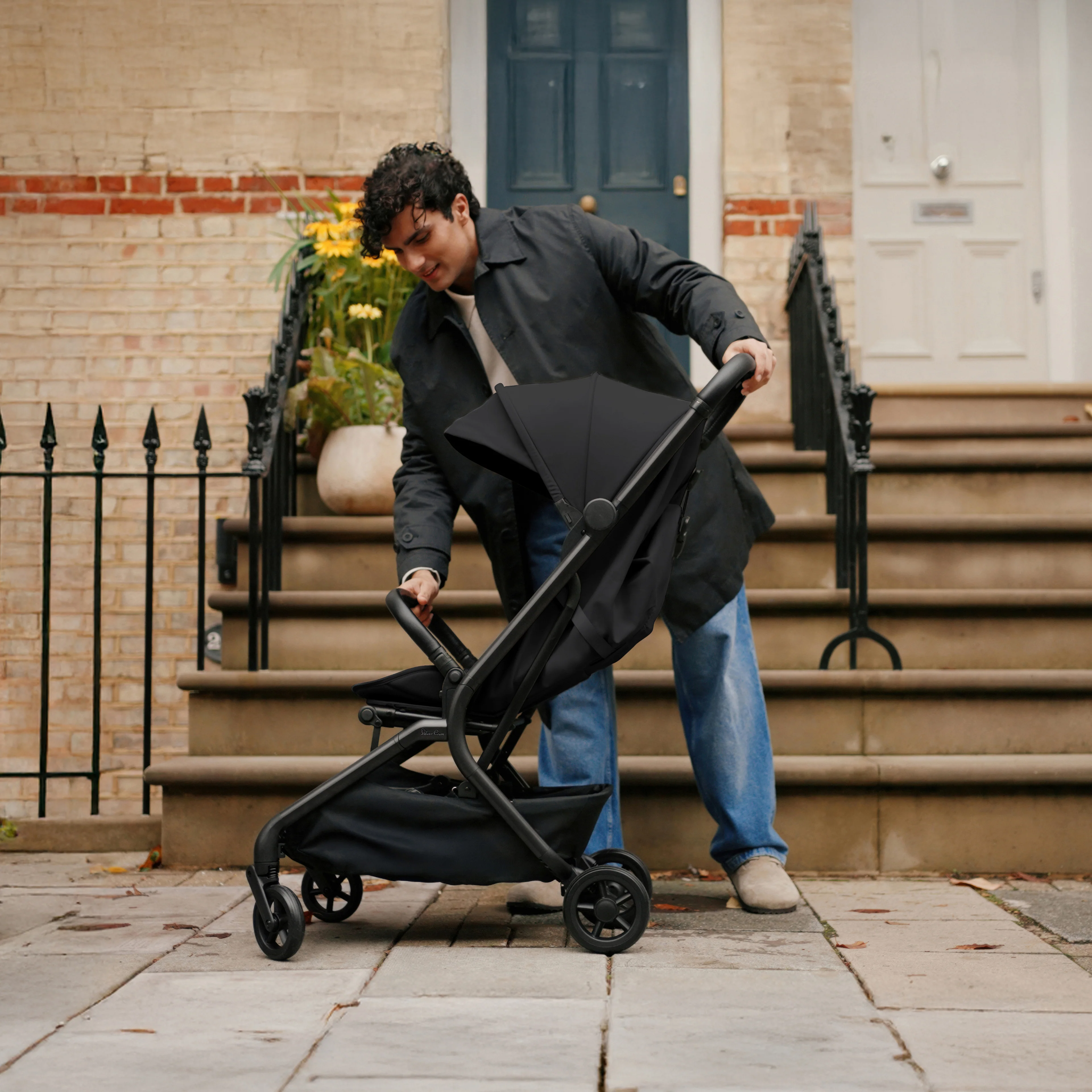 Nia Onyx Compact Travel Stroller - Image 10