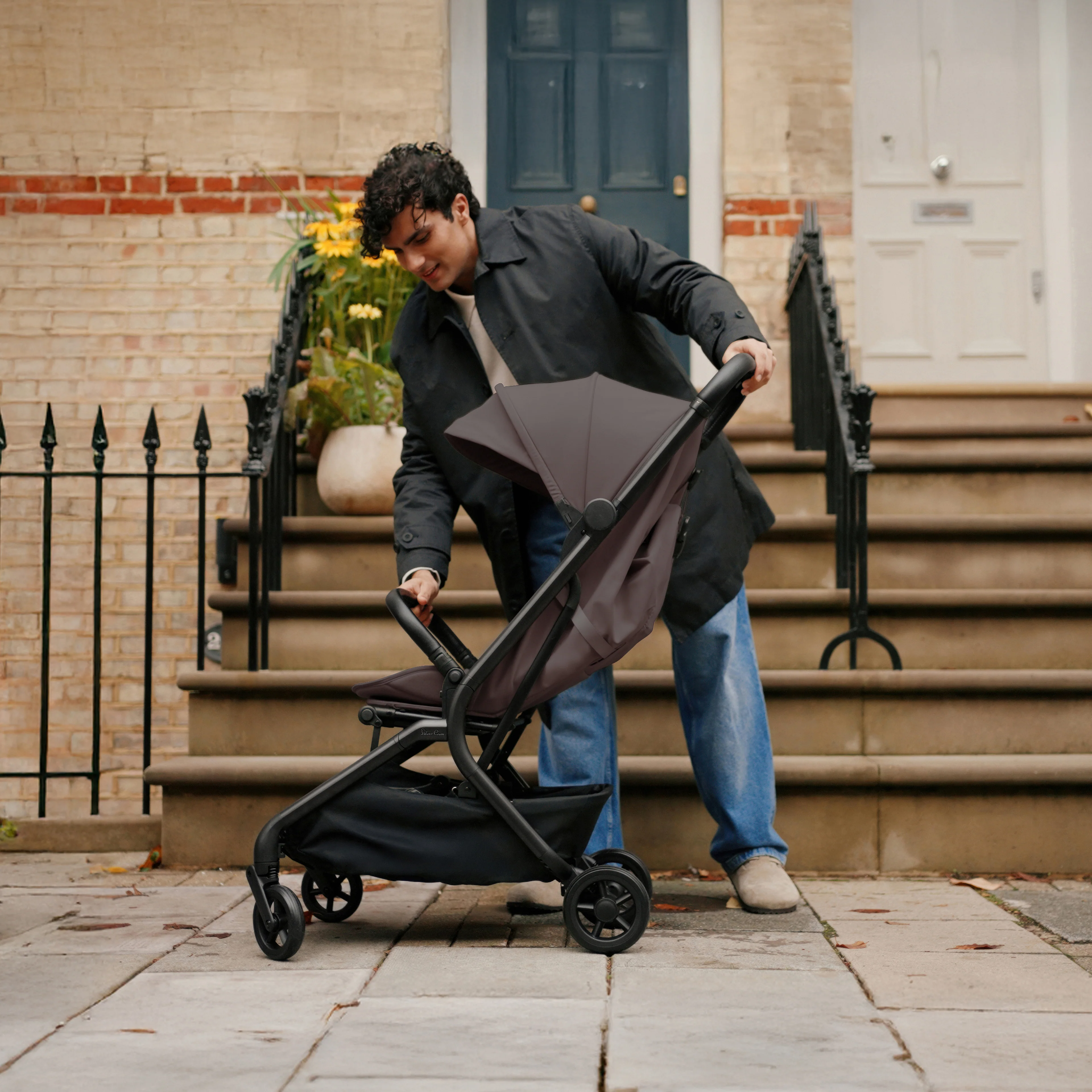 Nia Chocolate Compact Travel System with Accessory Pack Natural Taupe (12 Piece) - Image 12